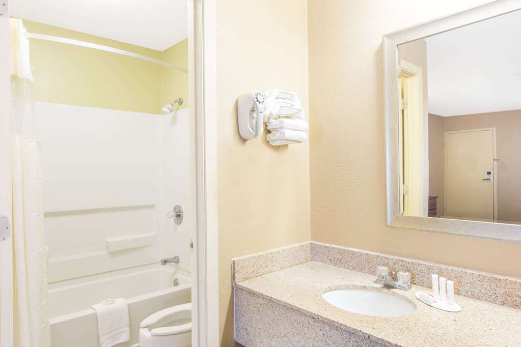 Days Inn by Wyndham Ripley - photo 6