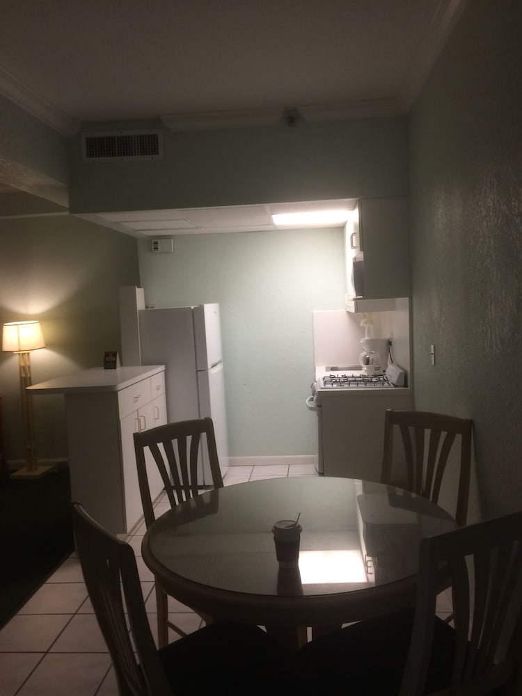 Hollywood Beach Resort one Bedroom Sleeps 6 - photo 6