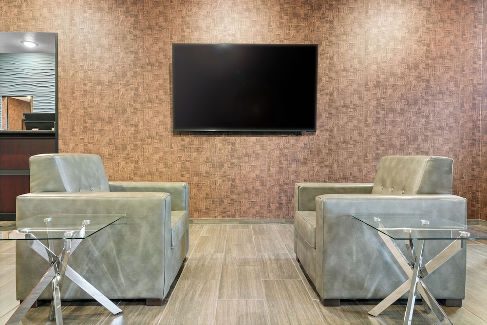 Cobblestone Hotel & Suites Lynden - photo 6
