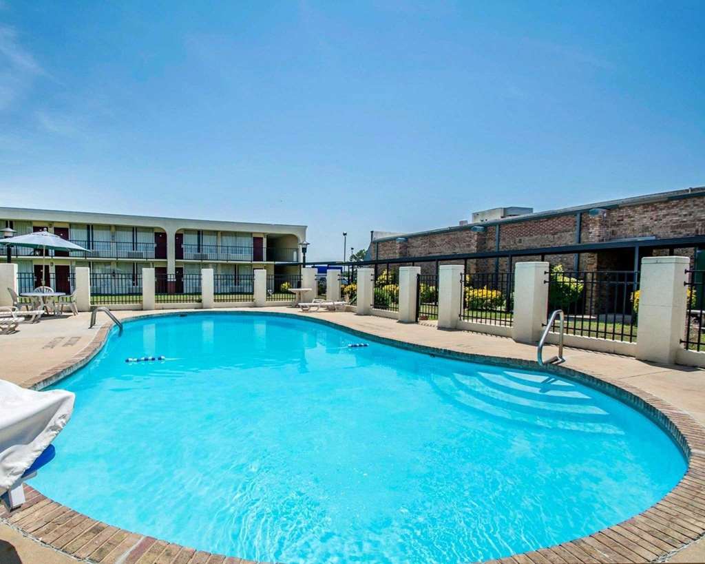 Econo Lodge Andalusia - photo 27
