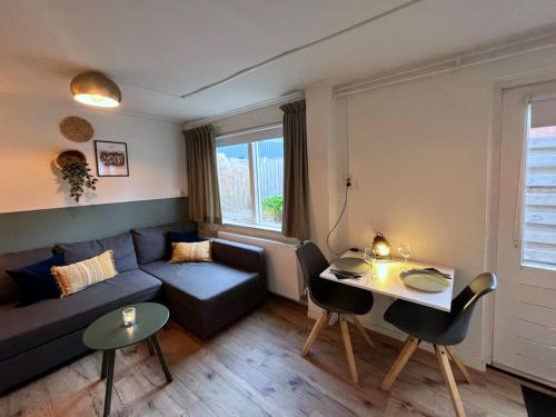 Appartement aan het strand De Zeemeermin — 4-Star Luxury Hotel in Zoutelande, Netherlands
