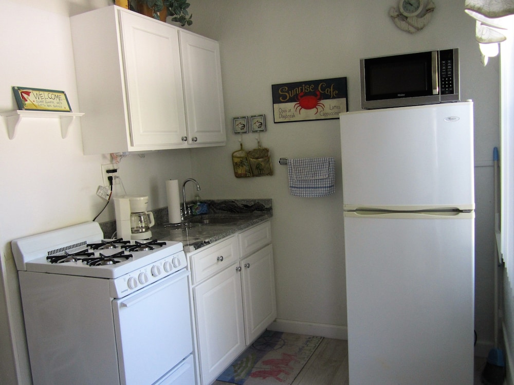Tropical Winds Motel & Cottages - photo 31