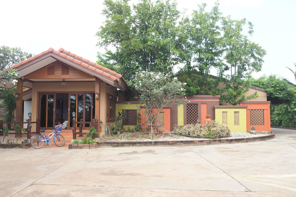 Maihom Resort 304 in Si Maha Phot, Thailand