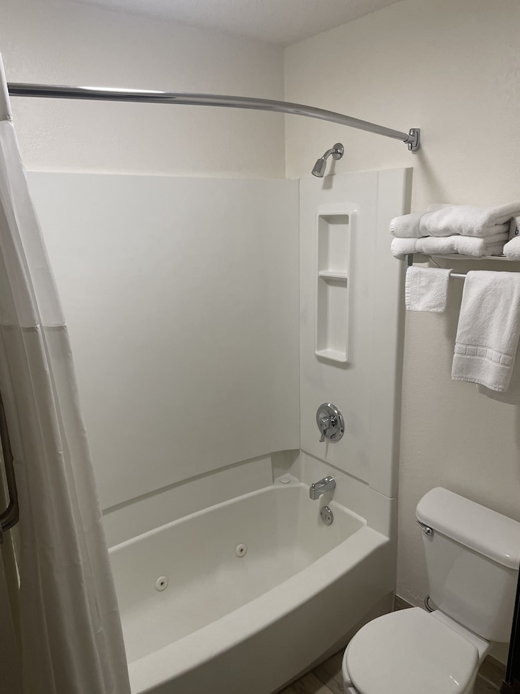Gettysburg Inn & Suites - photo 35