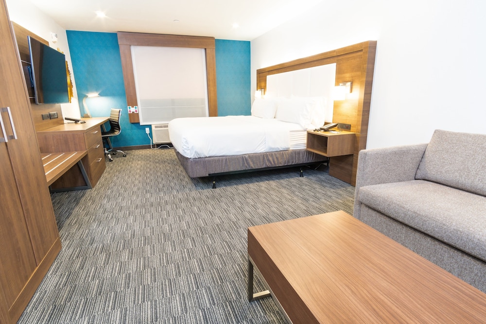 Holiday Inn Express Hotel & Suites Hollywood Walk of Fame by IHG - photo 22