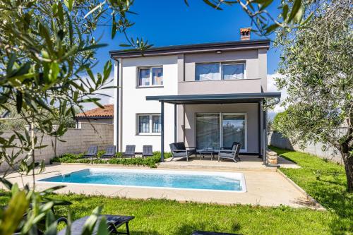 Vila Bepo — 4-Star Luxury Hotel in Valbandon, Croatia