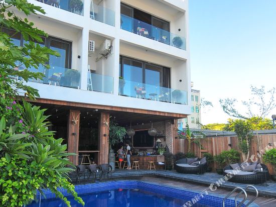 Hana To Alice in Sanya, People's Republic of China