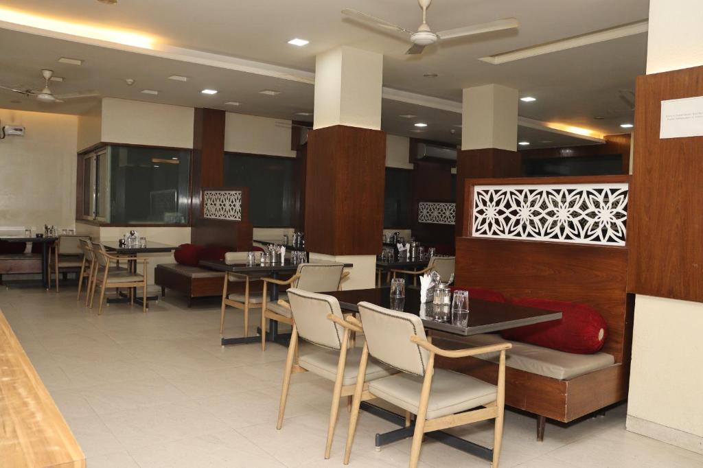 Hotel Raviraj — Jalna — photo 5
