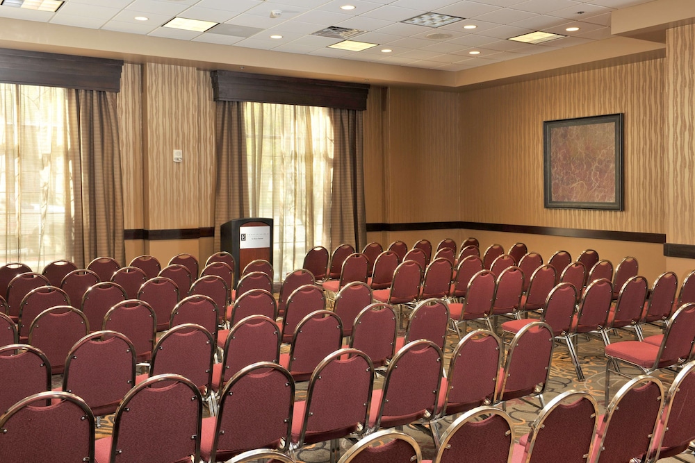 Embassy Suites Hotel Des Moines Downtown - photo 43