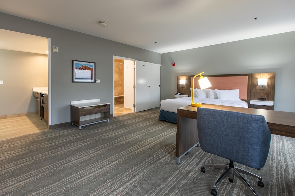 Hampton Inn & Suites Wilder - photo 15