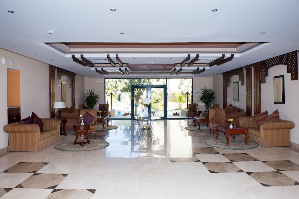 Swiss Inn Pyramids Golf Resort & Swiss Inn Plaza Hotel