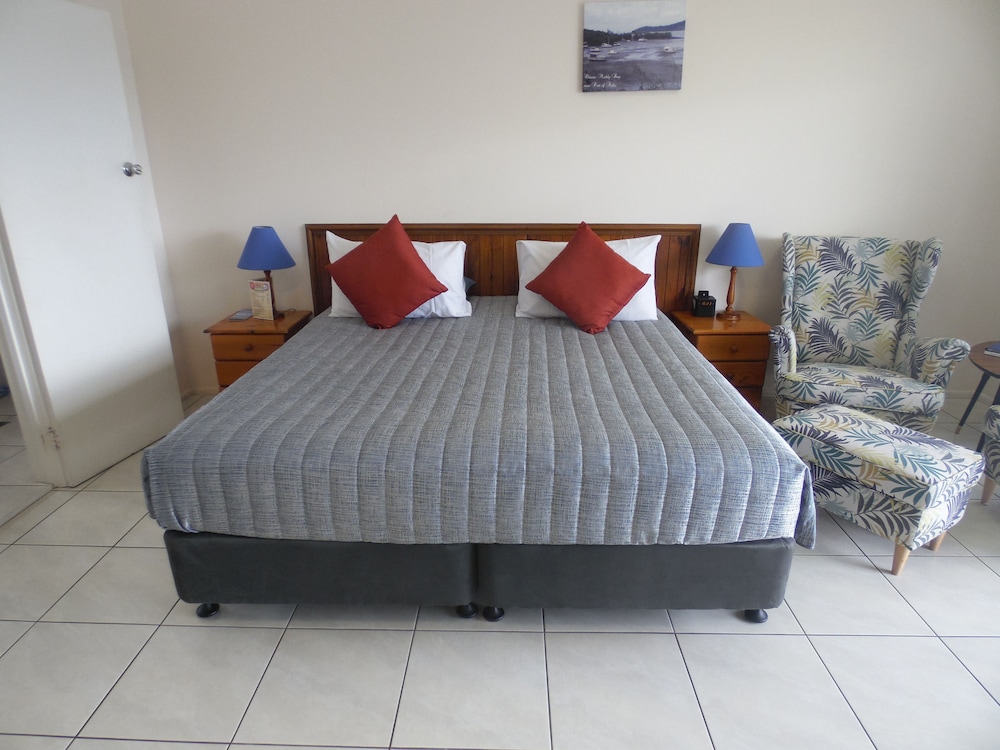 Airlie Court Units in Airlie Beach, Australia