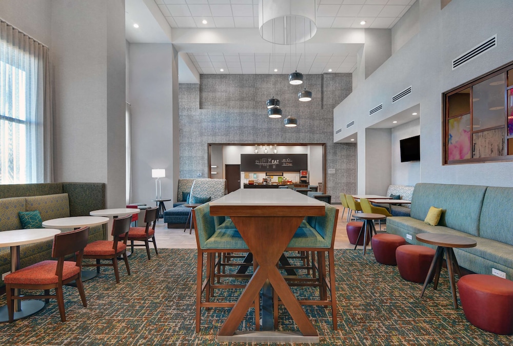 Hampton Inn & Suites Middleburg - photo 37