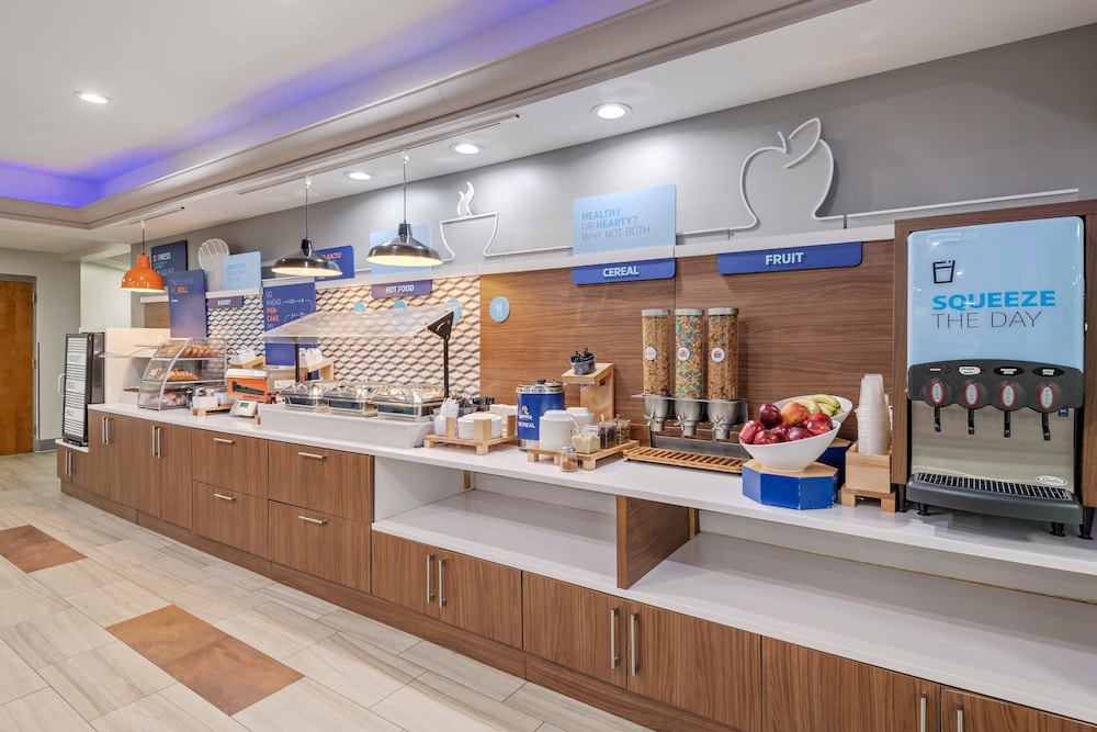 Holiday Inn Express Hershey Harrisburg Area by IHG - photo 68