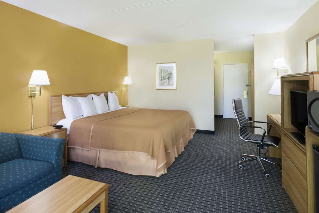 Howard Johnson by Wyndham Newburgh West Point - photo 14
