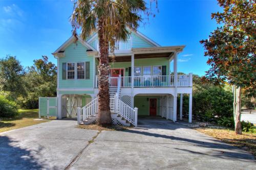 Surfuncle by Carolina Beach Realty in Kure Beach, United States