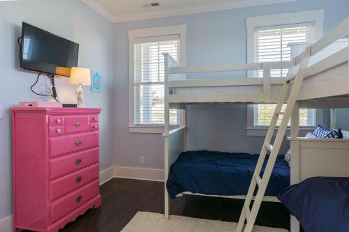 Kiki Hut by Oak Island Accommodations - photo 30