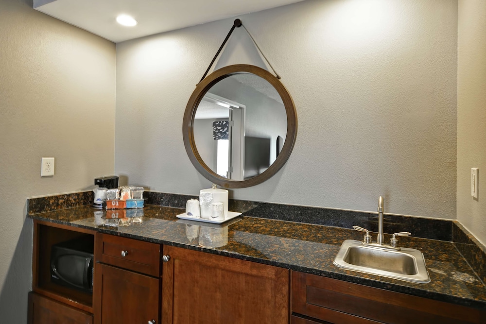 Hampton Inn & Suites Columbus Easton Area - photo 22