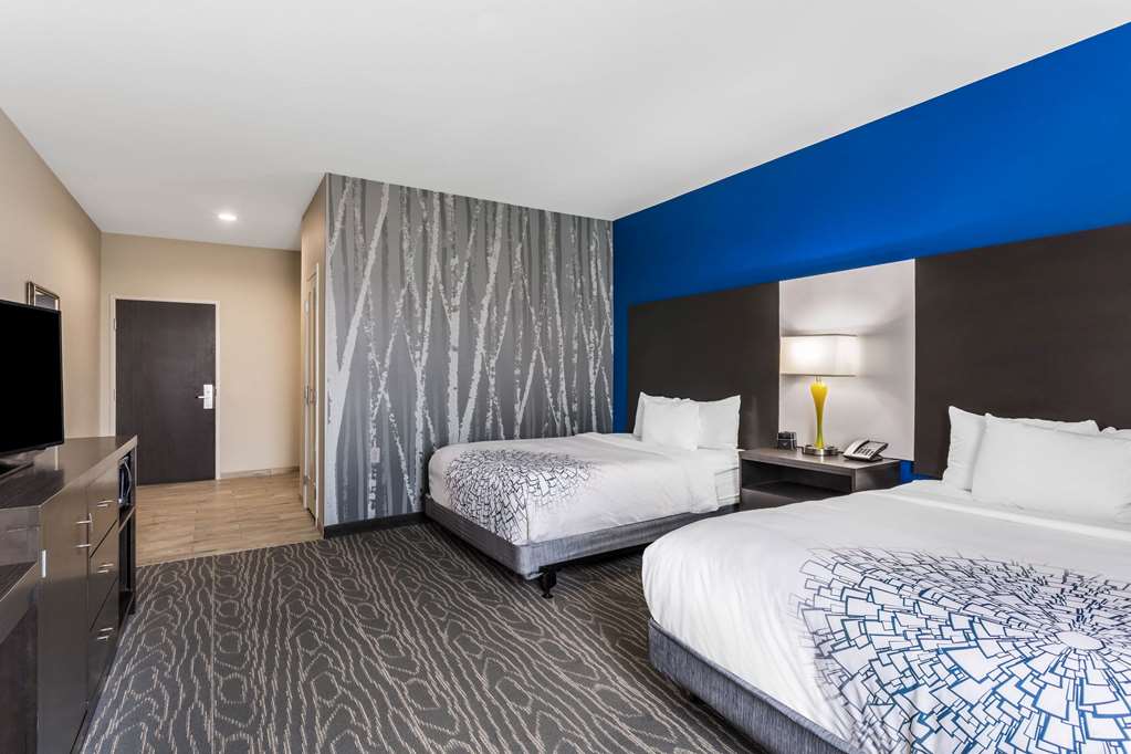 La Quinta Inn & Suites by Wyndham Odessa N. Sienna Tower - photo 18