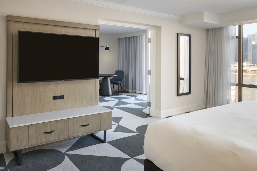 Sheraton Pittsburgh Hotel at Station Square - photo 21