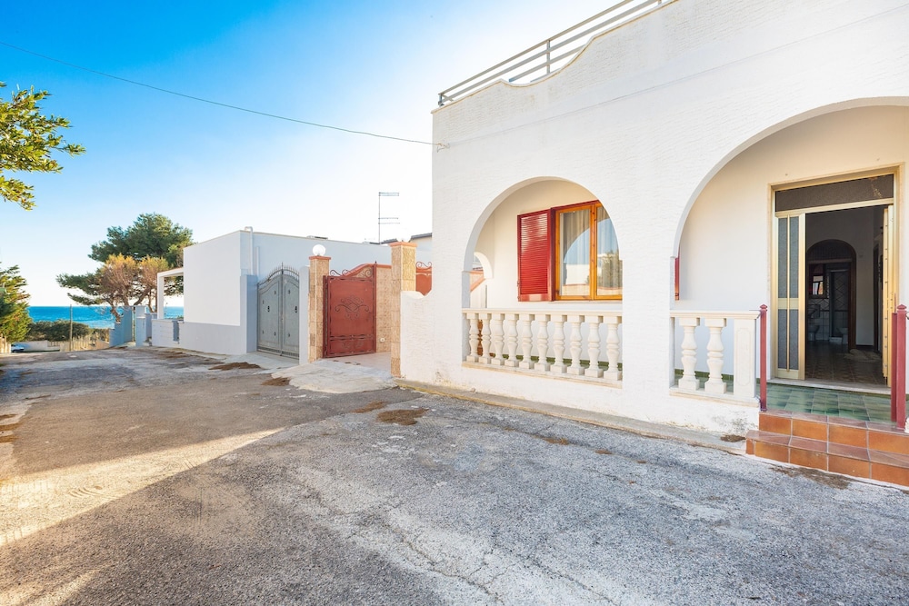 2180 Villetta Degli Archi in Manduria, Italy