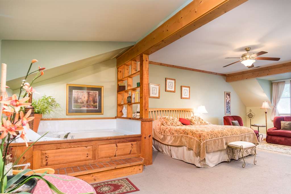 Highland Lake Inn & Resort - photo 13