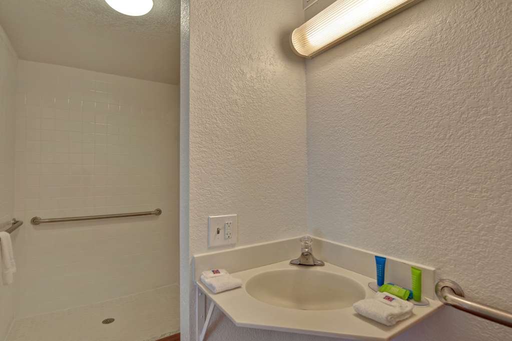 Motel 6 Cocoa Beach FL - photo 22