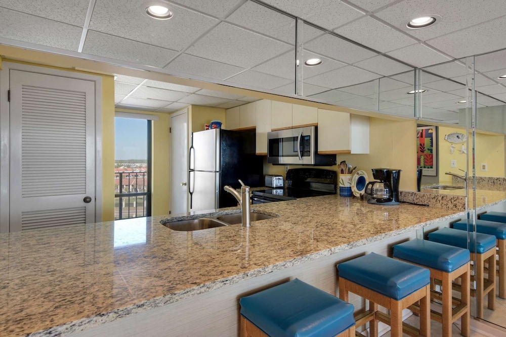 Edgewater Beach Resort Tower 3 811 - photo 11