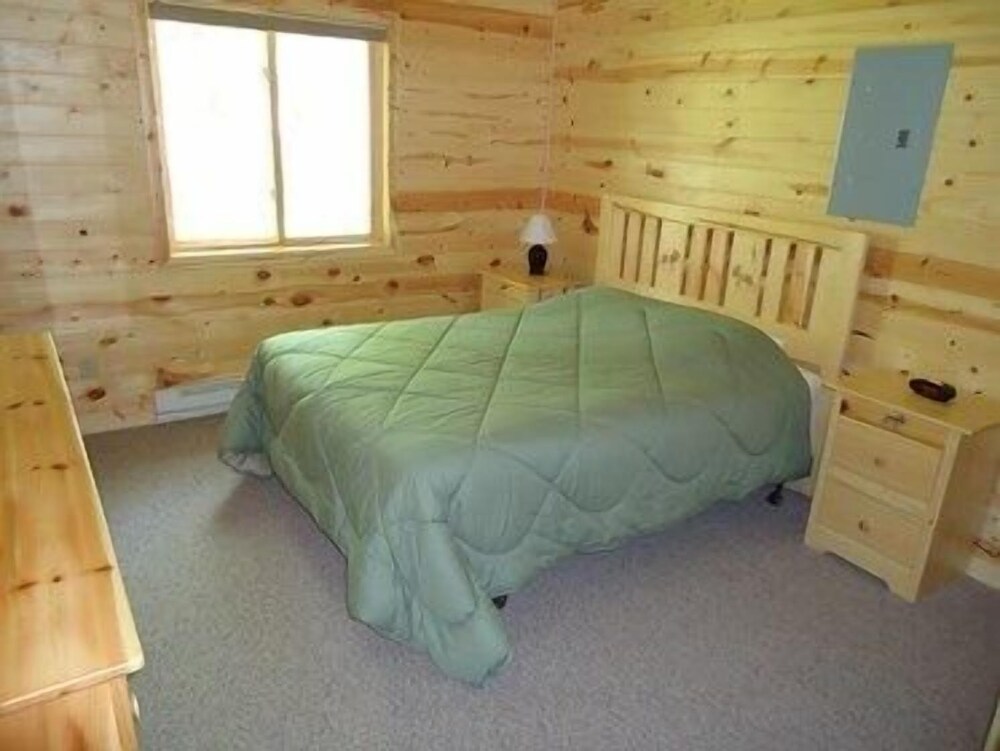 Red Door Resort & Motel - photo 8