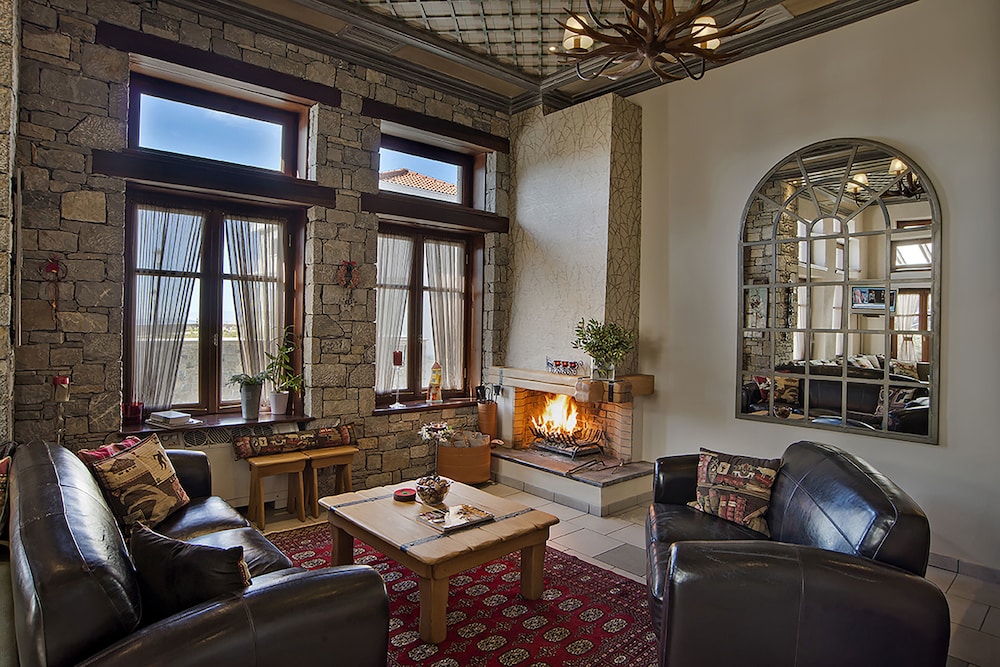 Ef Zin Studios & Suites in Arachova, Greece