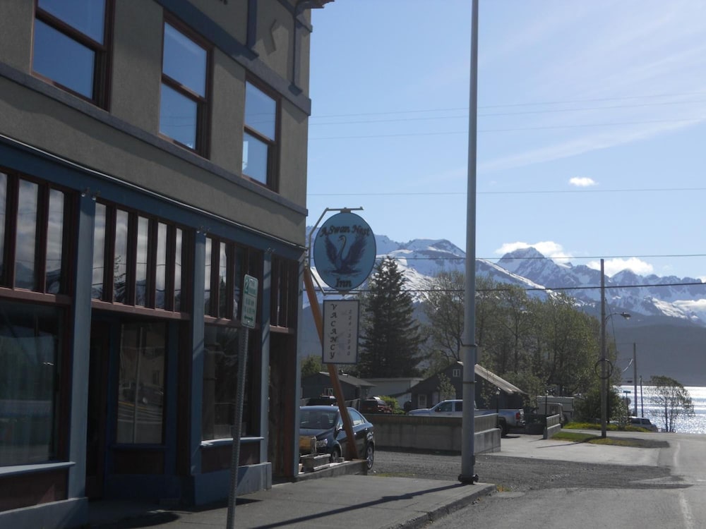 A Swan Nest Inn - photo 48