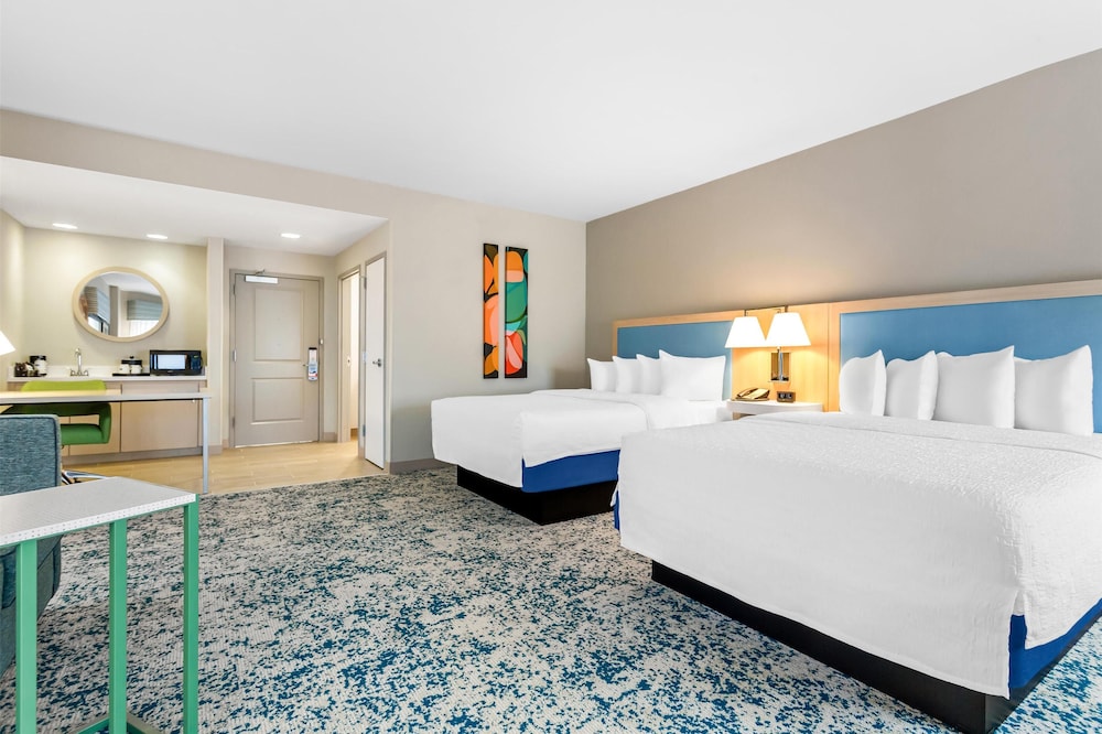 Hampton Inn & Suites St. Petersburg Downtown - photo 23