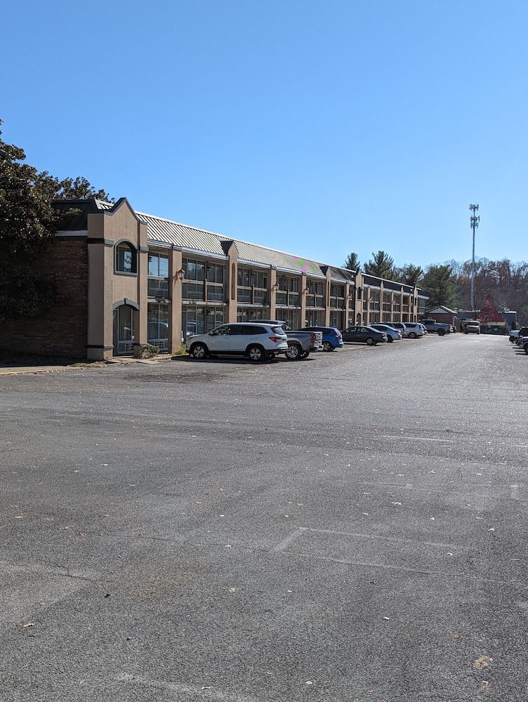 Americourt Extended Stays - photo 34
