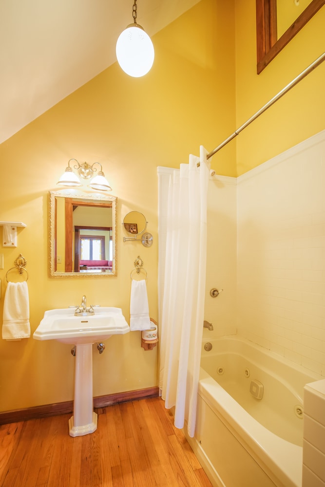 Sweetwater Branch Inn - photo 173