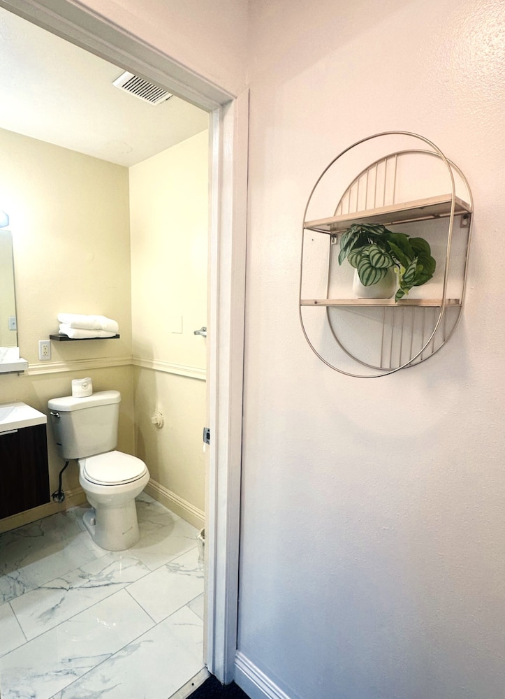 Foghorn Harbor Inn - photo 20