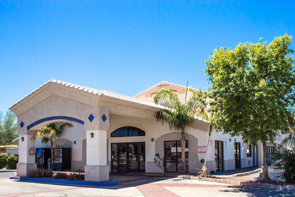 Apache Inn - carbon neutral hotel in Tempe