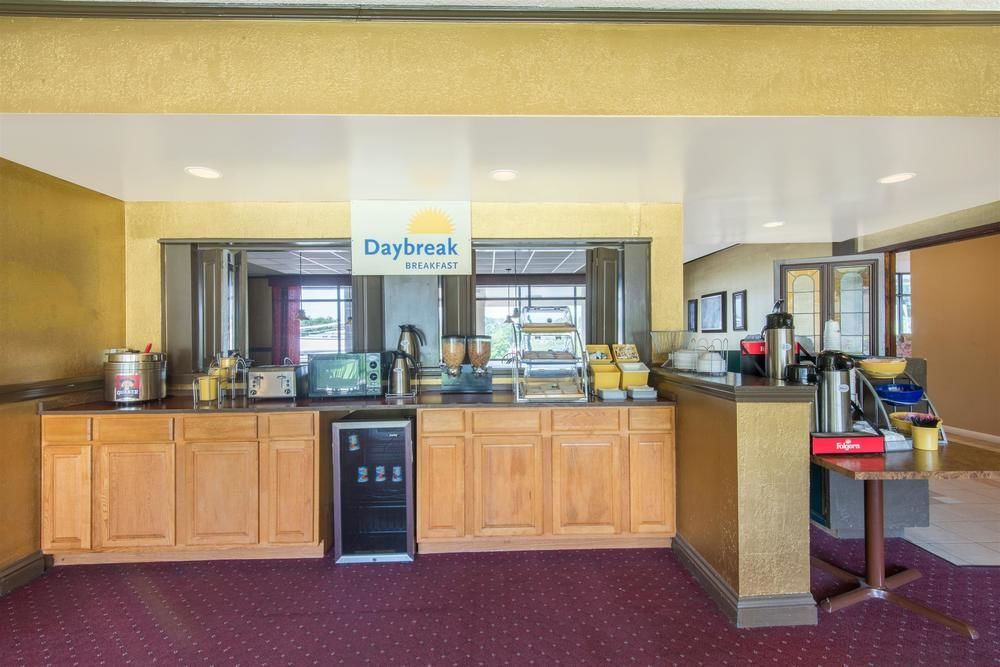 Hampton Inn by Hilton Clanton - photo 16