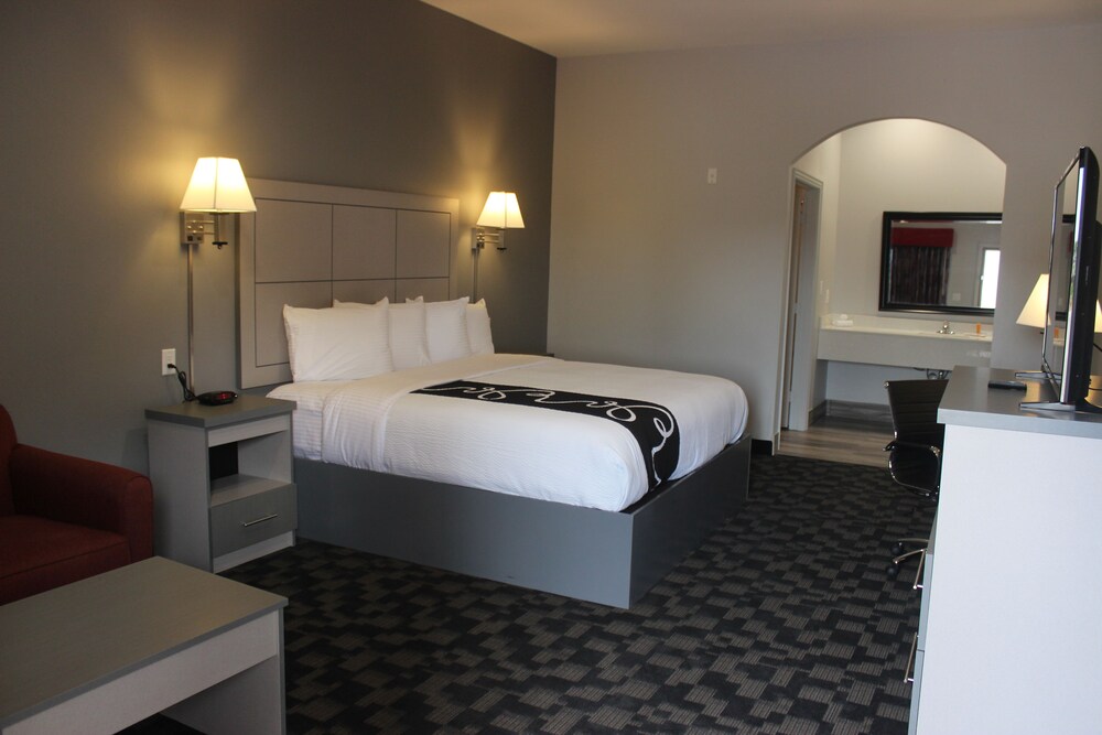 Paris Inn & Suites - photo 7