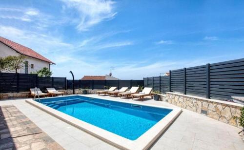 House Mirka — 4-Star Luxury Hotel in Rogoznica, Croatia
