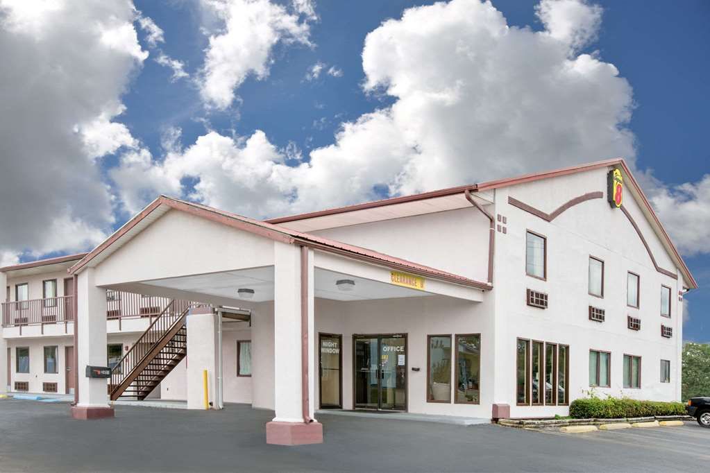 Budgetel Inn & Suites - photo 5