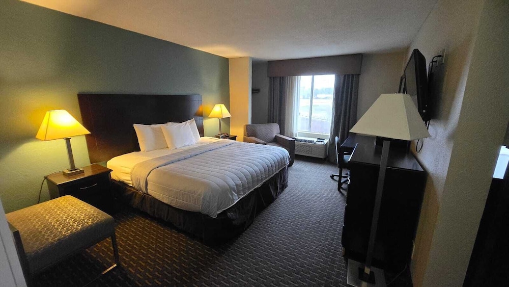 Copley Inn & Suites By OYO Akron OH - photo 10