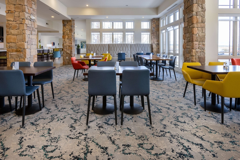 Hilton Garden Inn Roanoke - photo 36