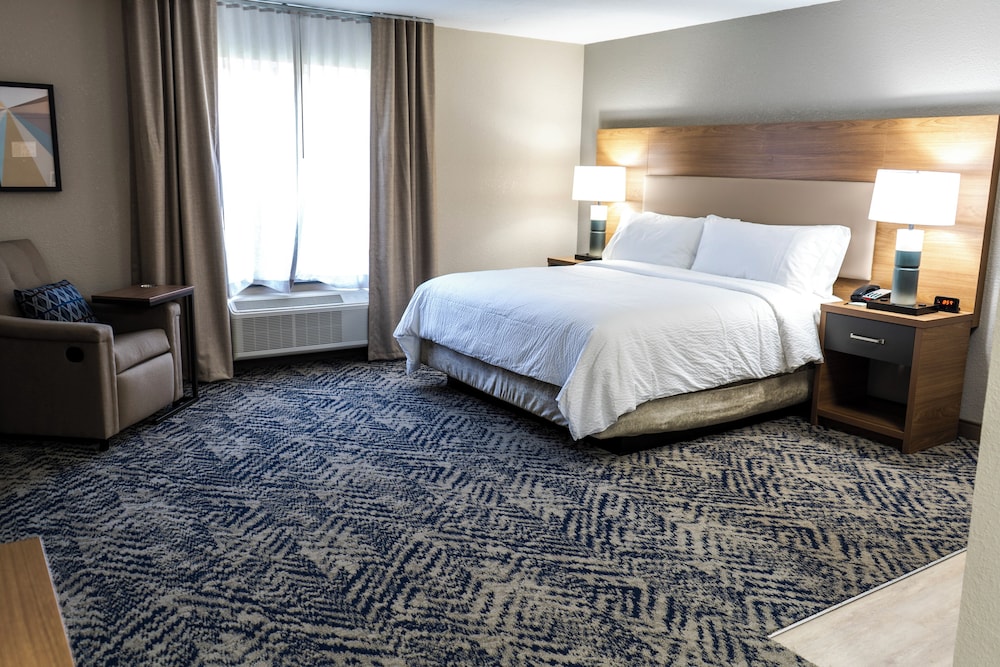Candlewood Suites Wichita Northwest - photo 5