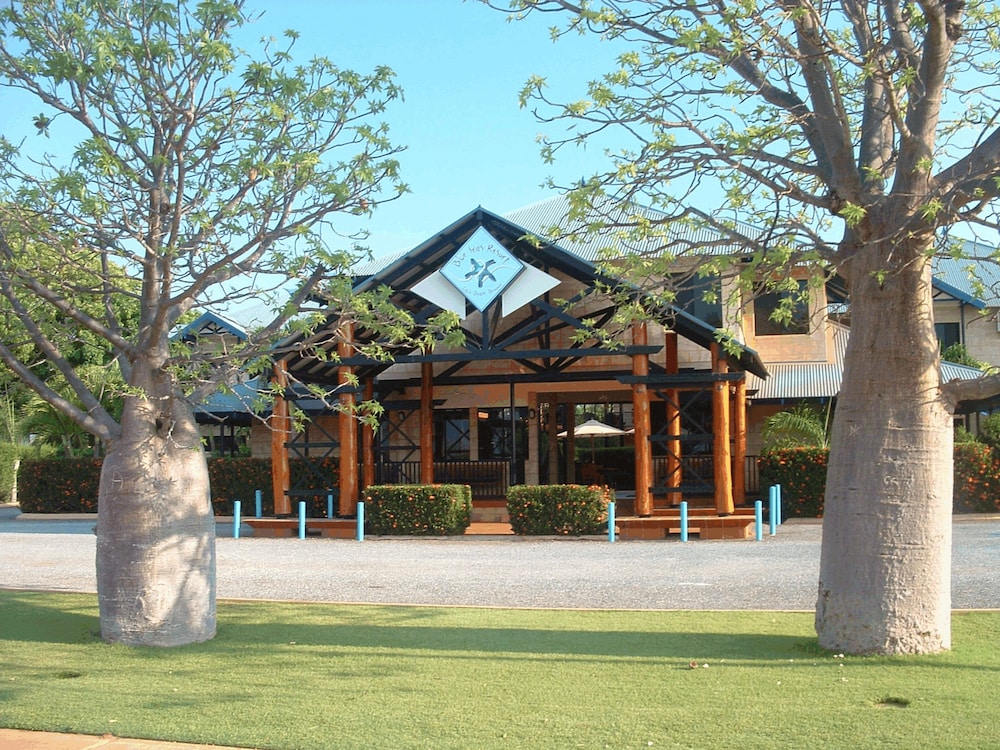 Blue Seas Resort - carbon neutral hotel in Cable Beach