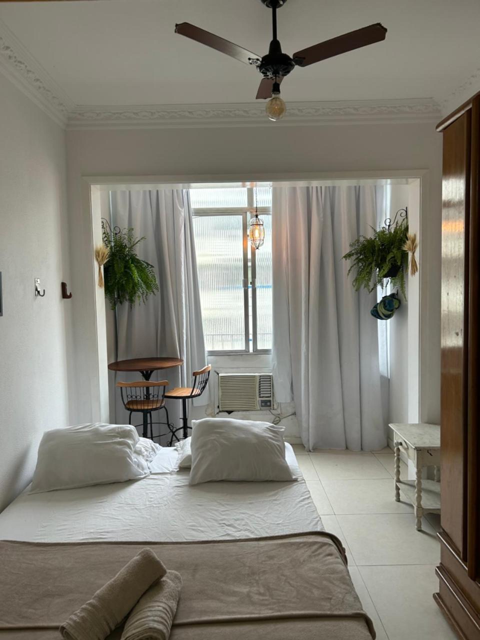 Apartamento em Copacabana a 100 metros da Praia — 4-Star Luxury Hotel in Rio De Janeiro, Brasil