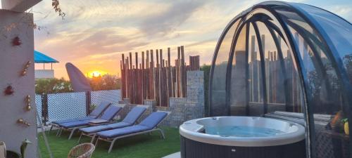 Sunset sea view & garden Spa Cala Tarida 6p max in Sant Josep De Sa Talaia, Spain