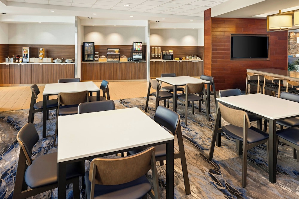 Fairfield Inn & Suites by Marriott La Crosse Downtown - photo 15