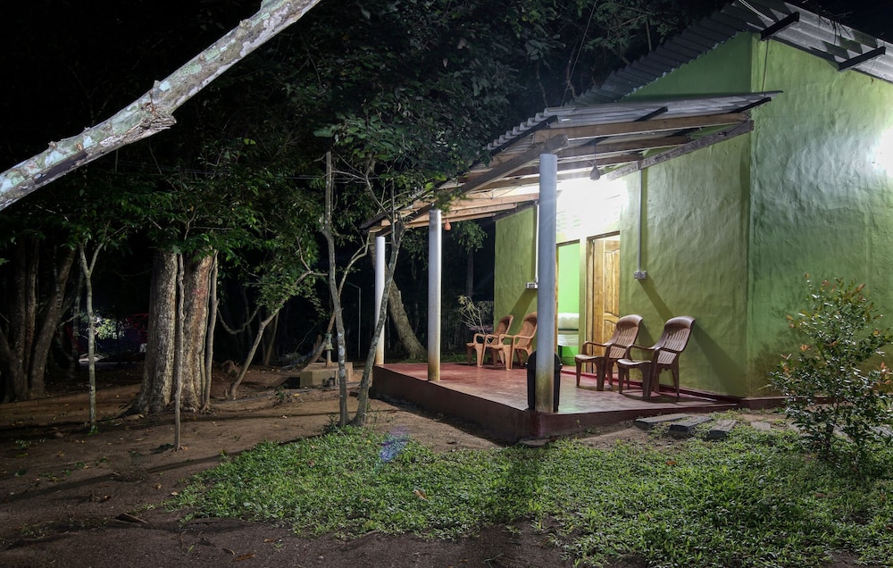 Yuhibuhi Forest Resort — hotel in Eravur Town