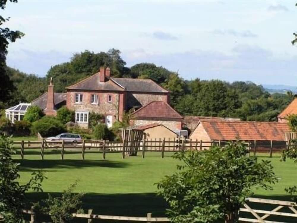 Blounts Court Farm — 5-Star Luxury Hotel in Devizes, United Kingdom