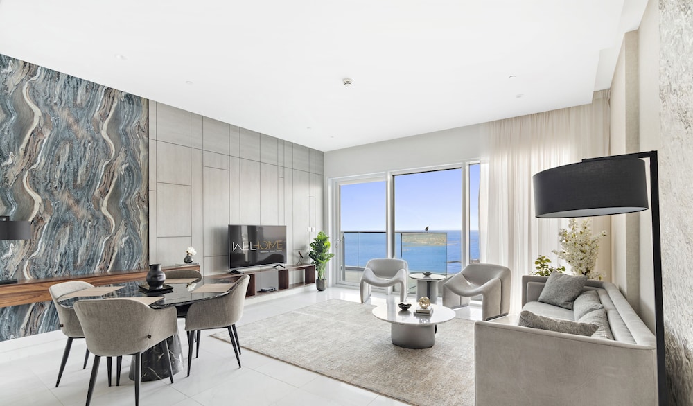 WelHome Deluxe Apartment With Direct Access to the Beach — 4-Star Luxury Hotel in Dubai, United Arab Emirates